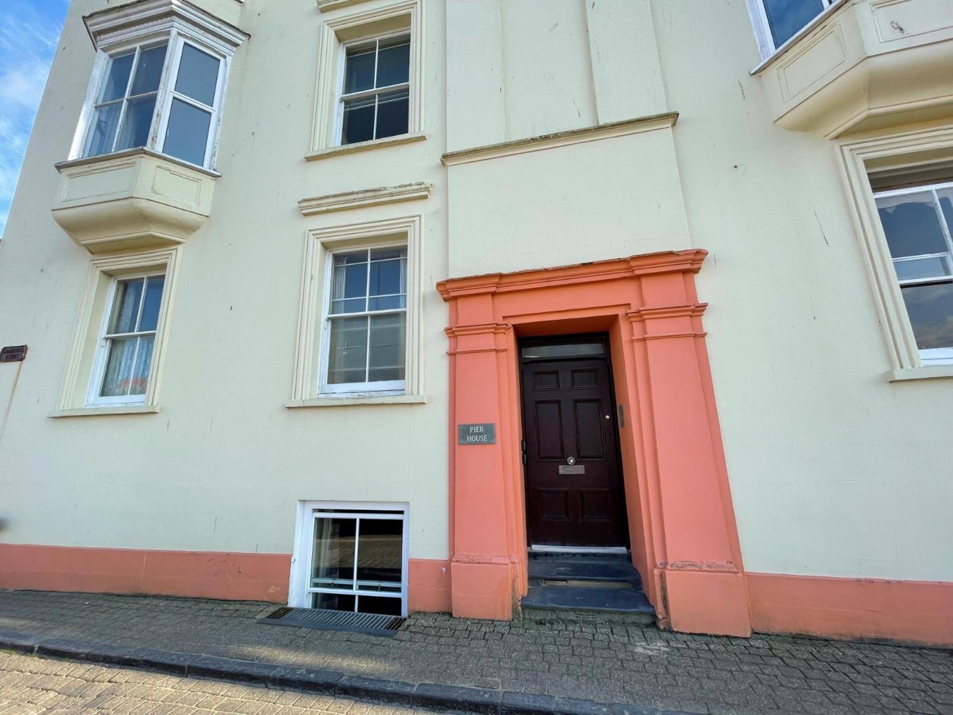 2 Bed In Tenby 82979 Exterior foto